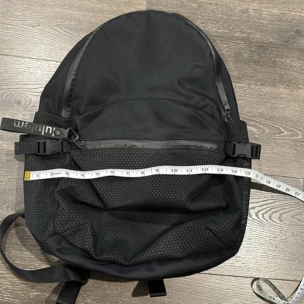 Lululemon Backpack - Picture 9 of 10